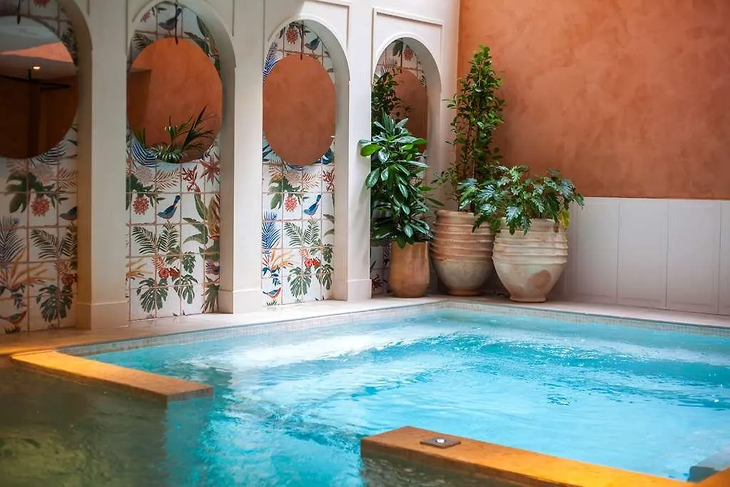 Bloom House Hotel Spa Paris 0*,  France